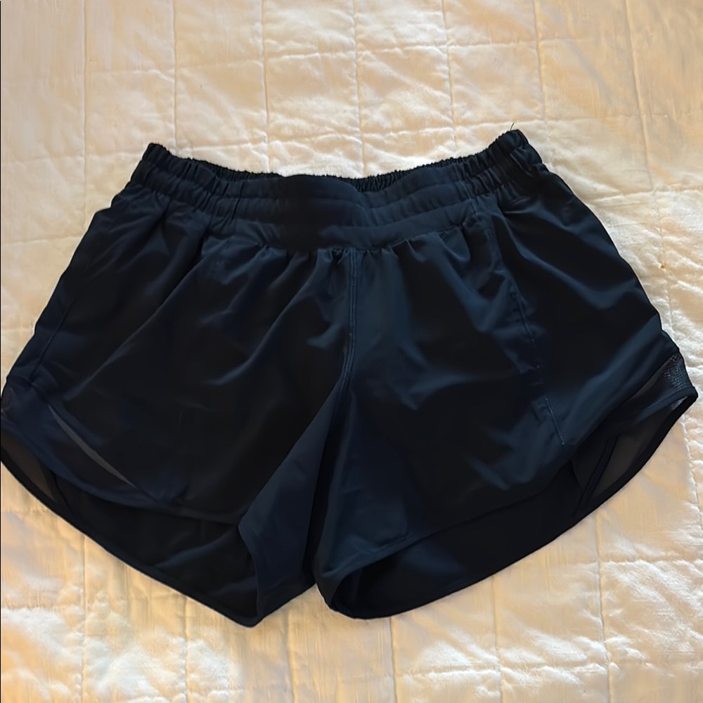 NWOT lululemon athletica navy hotty Athletic shorts